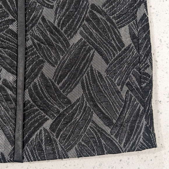 BCBGMaxAzria Black Mini Skirt Formal Party Lined Back Zipper Metallic Size Large - Picture 8 of 11